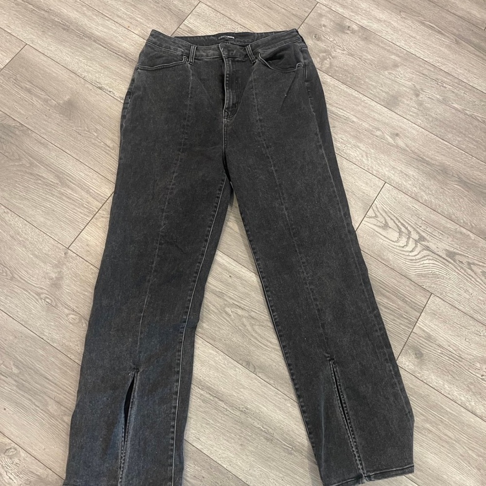 Fashion Nova Black Straight Leg Jeans with High-Rise Waist